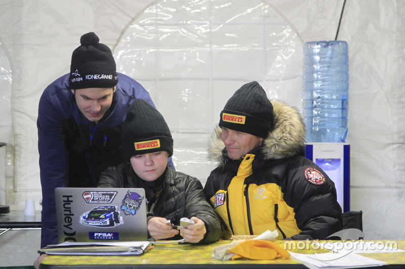 Oliver Solberg con il padre Petter Solberg