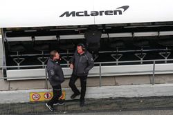 Zak Brown, Direttore Esecutivo, McLaren Technology Group, Eric Boullier, Racing Director, McLaren