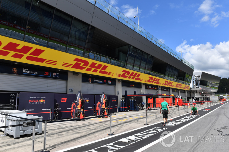 Pitbox Red Bull