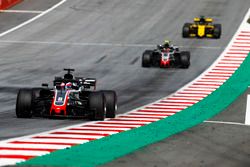 Romain Grosjean, Haas F1 Team VF-18, Kevin Magnussen, Haas F1 Team VF-18, Nico Hulkenberg, Renault Sport F1 Team R.S. 18