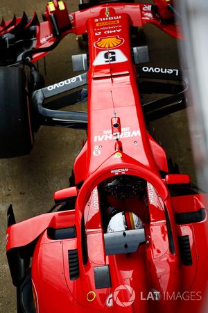 Sebastian Vettel, Ferrari, au stand