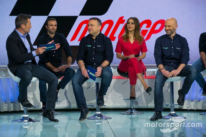 Julio Morales, director de Movistar   F1, y parte de su equipo