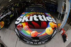 Ryan Blaney, Team Penske, Ford Fusion Kyle Busch, Joe Gibbs Racing, Toyota Camry Skittles Sweet Heat