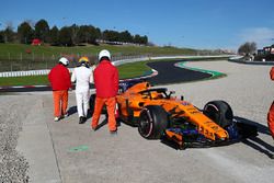 Fernando Alonso, McLaren MCL33 met motorprobleem