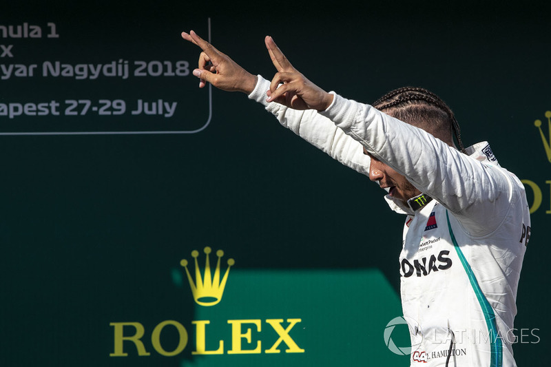 Lewis Hamilton - Mercedes: 9
