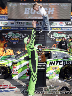 Race winner Kyle Busch, Joe Gibbs Racing, Toyota Camry Interstate Batteries