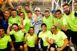 Pierre Gasly, Toro Rosso, celebrates 4th place with his team