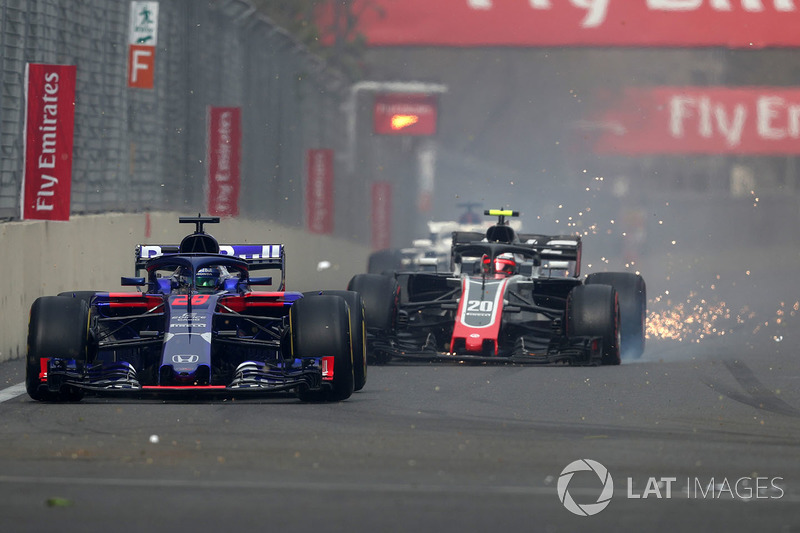 13e Kevin Magnussen, Haas F1 Team VF-18 (achtergrond)