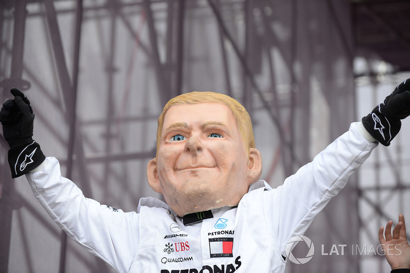 Кукла Валттери Боттаса, Mercedes AMG F1
