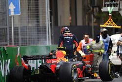 Max Verstappen, Red Bull Racing RB14 crasht