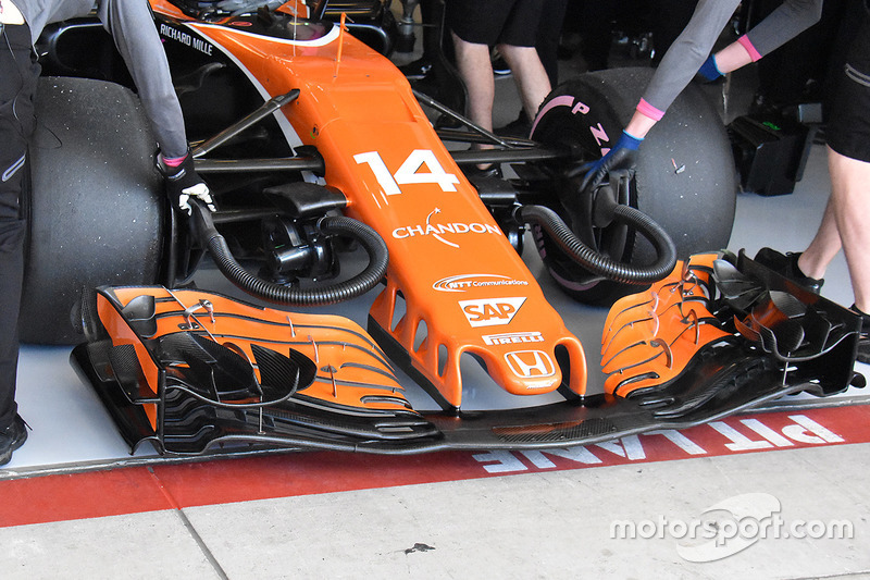 McLaren MCL32 nose and front wing