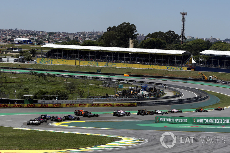 Kevin Magnussen, Haas F1 Team VF-17, Daniel Ricciardo, Red Bull Racing RB13 and Stoffel Vandoorne, M