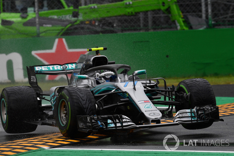 Valtteri Bottas, Mercedes AMG F1 W09 jumps over the kerb