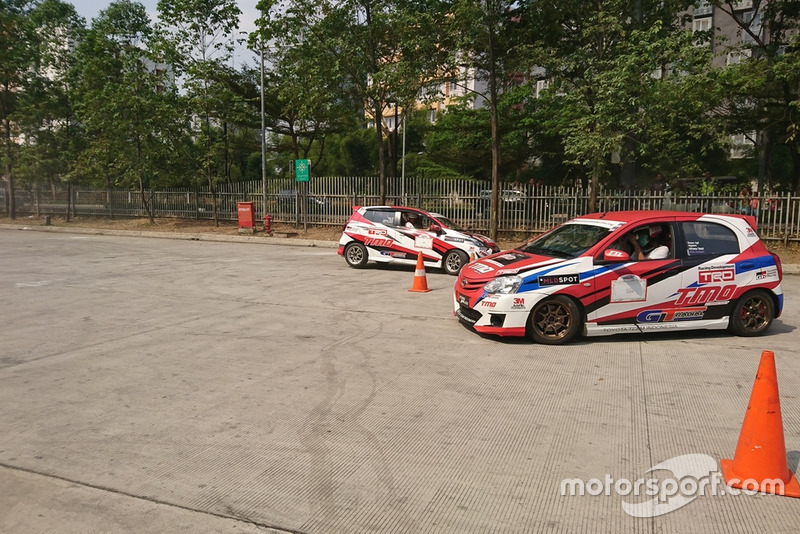 Aksi Tim Slalom Toyota Team Indonesia
