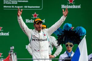 Le vainqueur Lewis Hamilton, Mercedes AMG F1 W09