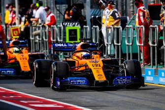 Carlos Sainz Jr., McLaren MCL34, Lando Norris, McLaren MCL34