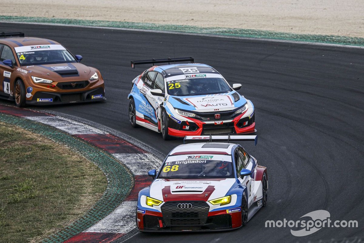 Eric Brigliadori, BF Motorsport, Audi RS 3 LMS TCR, davanti a, Alessandro Giardelli, MM Motorsport, Cupra TCR, Salvatore Tavano, Scuderia del Girasole by Cupra Racing, Cupra Leon Competicion TCR