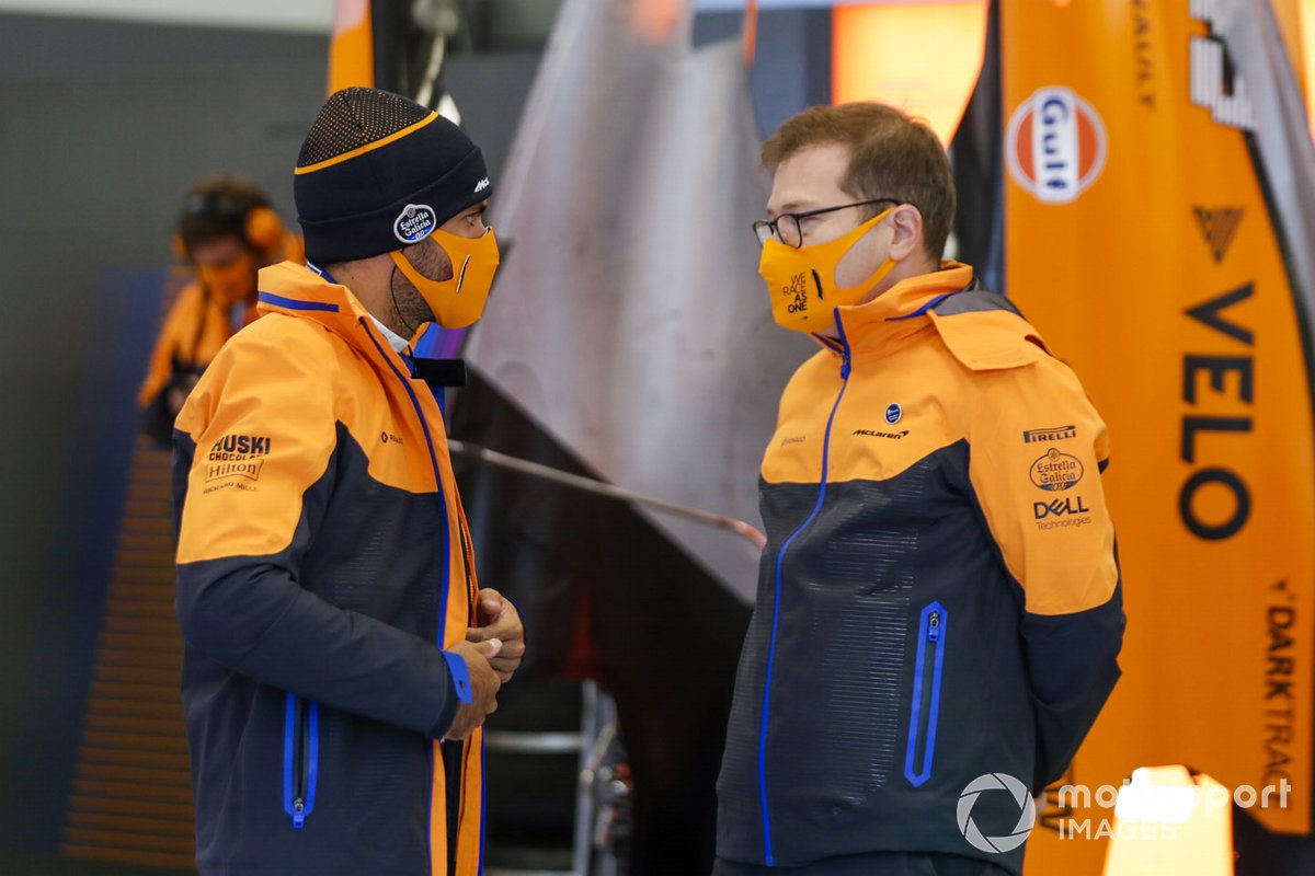 Carlos Sainz Jr., McLaren, Andreas Seidl, Director de McLaren