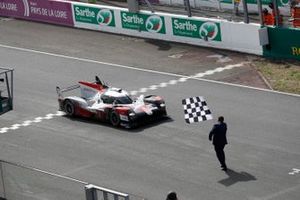Race winner #8 Toyota Gazoo Racing Toyota TS050: Sébastien Buemi, Kazuki Nakajima, Brendon Hartley