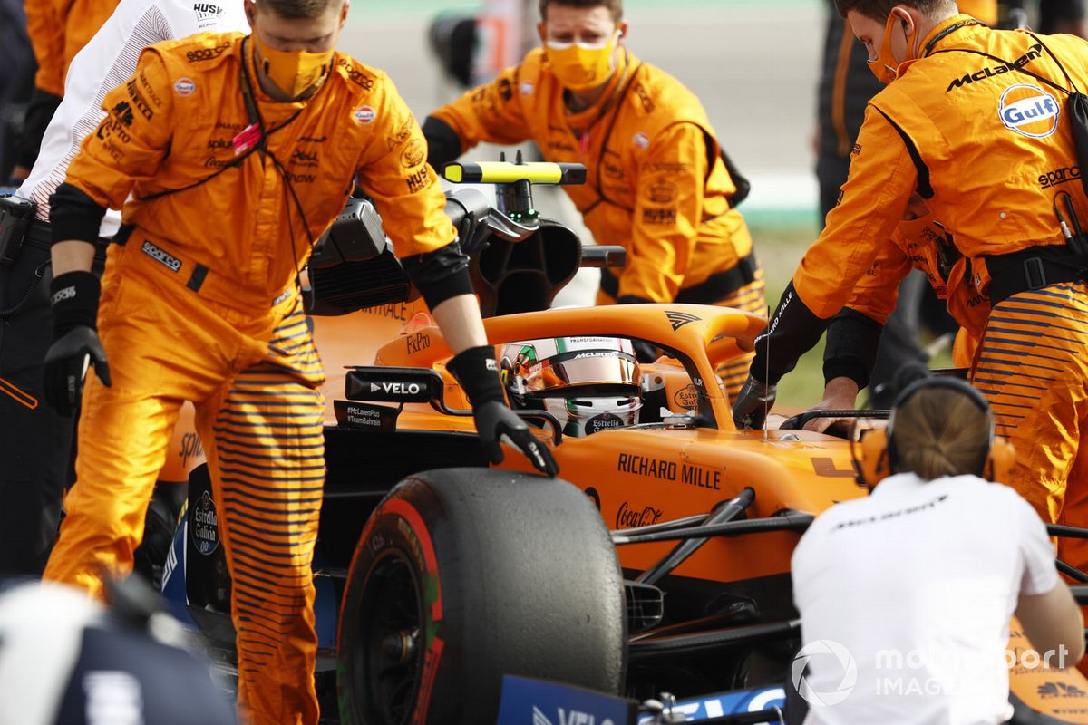 Lando Norris, McLaren MCL35 , arriva sulla griglia