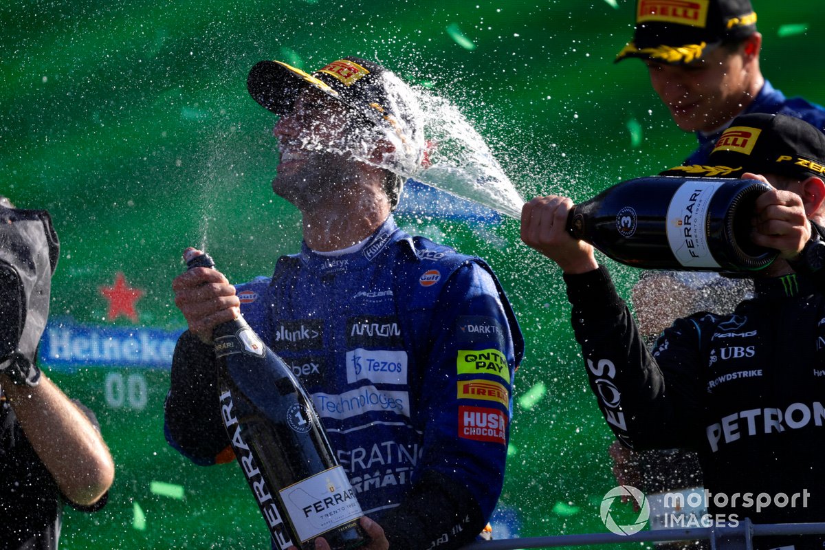 Daniel Ricciardo, Valtteri Bottas