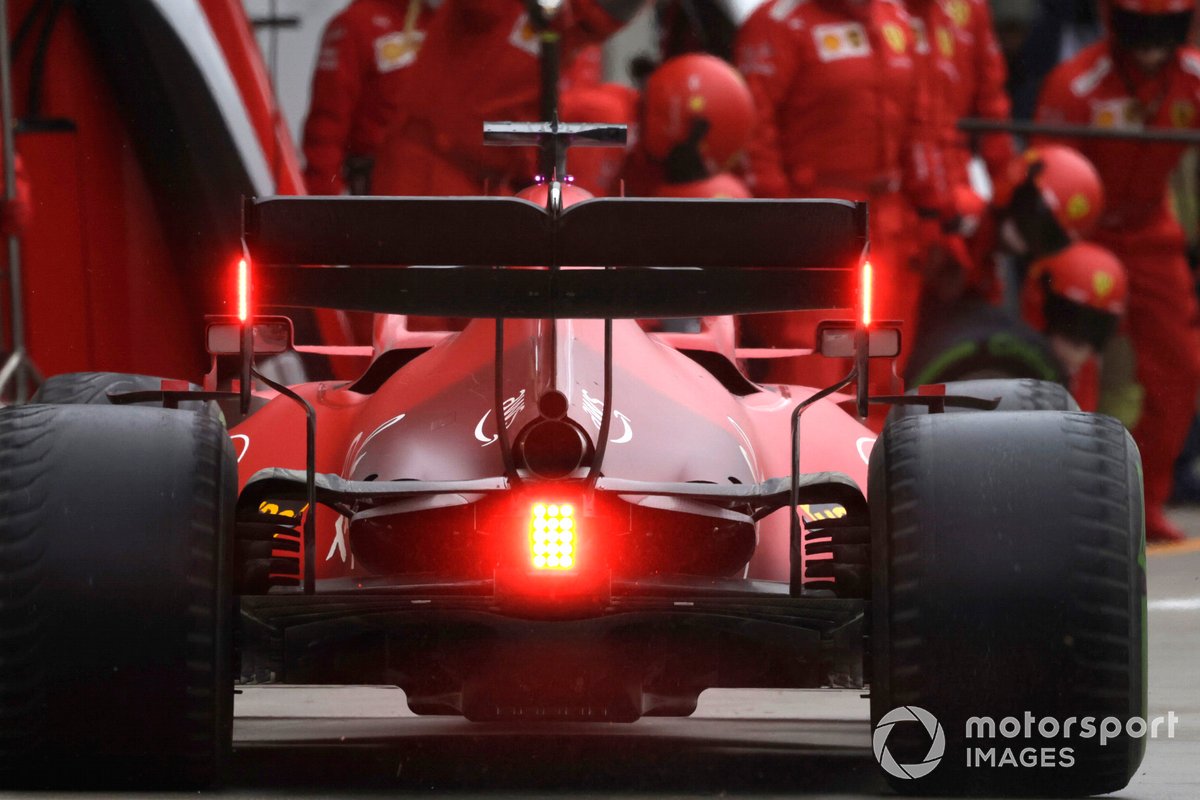 Charles Leclerc, Ferrari SF21, pit stop