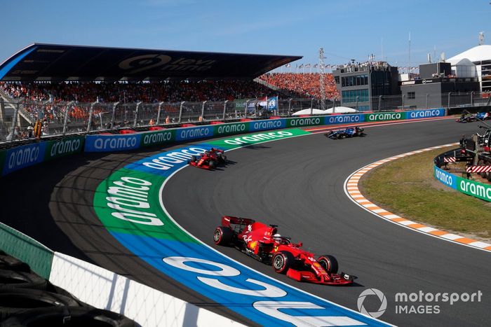 Charles Leclerc, Ferrari SF21, Carlos Sainz Jr., Ferrari SF21, Fernando Alonso, Alpine A521