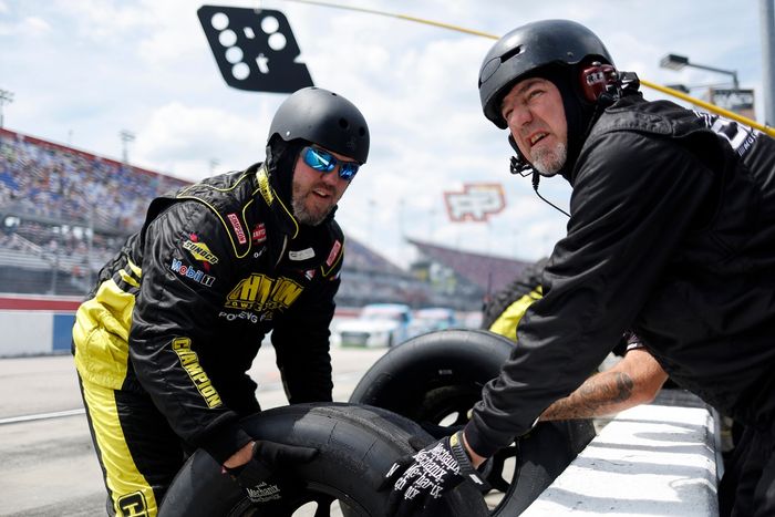 Pit crew of Grant Enfinger, CR7 Motorsports Chevrolet