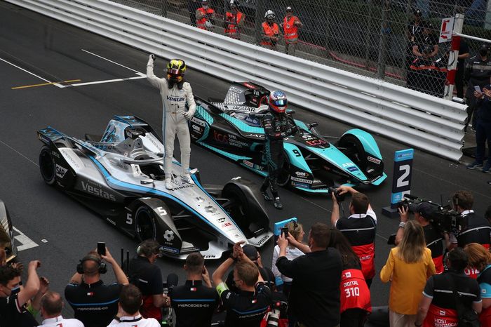 El ganador Stoffel Vandoorne, Mercedes-Benz EQ, EQ Silver Arrow 02