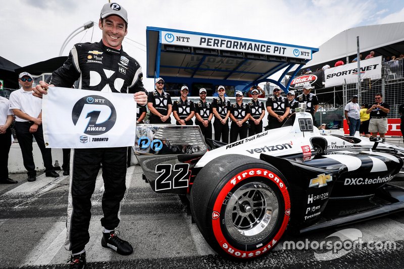 Il vincitore del pole Award Simon Pagenaud, Team Penske Chevrolet