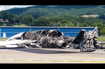 Restos del accidente de Dale Earnhardt Jr.