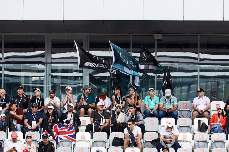 Mercedes fans
