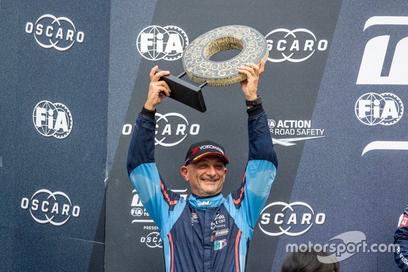 Podio: Gabriele Tarquini, BRC Hyundai N Squadra Corse Hyundai i30 N TCR