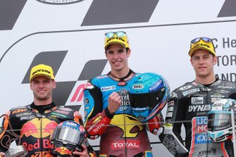Podium : le vainqueur Alex Marquez, Marc VDS Racing, le deuxième Brad Binder, KTM Ajo, le troisième Marcel Schrotter, Intact GP