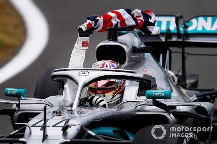 Ganador de la carrera Lewis Hamilton, Mercedes AMG F1
