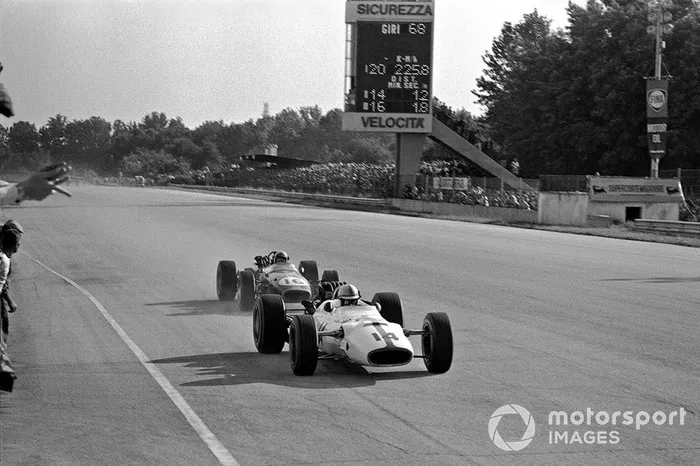 10. 1967 Italian GP - John Surtees vs Jack Brabham (0.2 seconds)