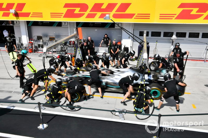 Mercedes AMG F1 práctica de pit stop