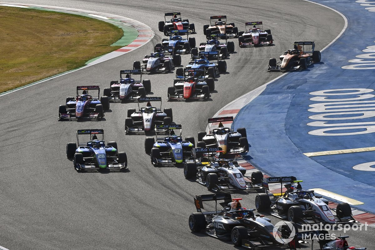 Arrancada Alexander Smolvar, ART Grand Prix, Sebastian Fernandez, ART Grand Prix, Leonardo Pulcini, Campos Racing, Cameron Das, Carlin Buzz Racing, Dennis Hauger, Hitech Grand Prix