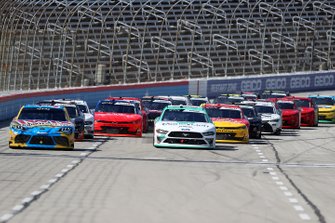Kyle Busch, Joe Gibbs Racing, Toyota, Austin Cindric, Team Penske, Ford Mustang