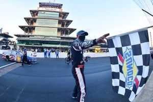 Race Winner Kevin Harvick, Stewart-Haas Racing, Ford Mustang