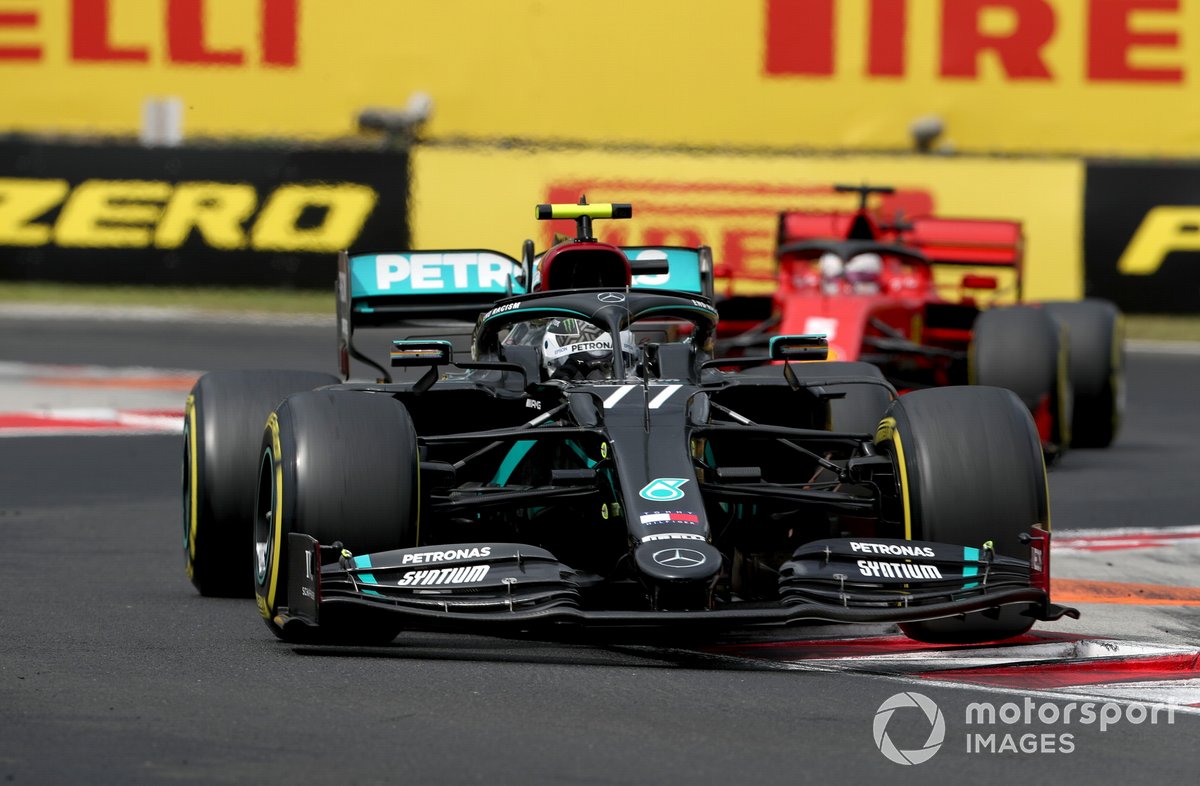 Valtteri Bottas, Mercedes F1 W11 and Sebastian Vettel, Ferrari SF1000
