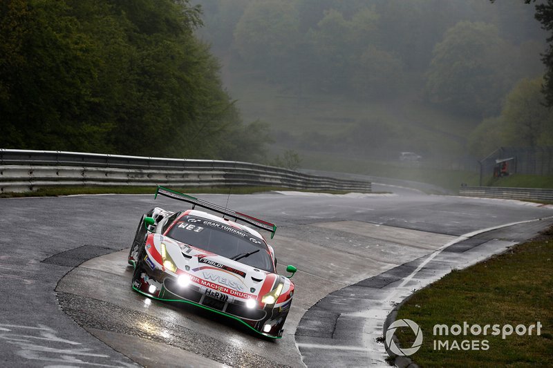 #11 Wochenspiegel Team Monschau Ferrari 488 GT3: Georg Weiss, Leonard Weiss, Hendrik Still