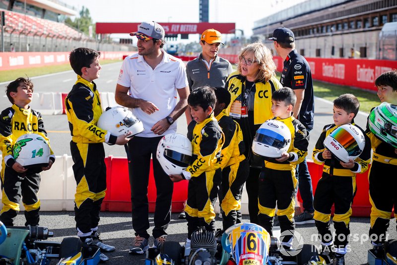 Carlos Sainz Jr., McLaren, Lando Norris, McLaren and Max Verstappen, Red Bull Racing at the RACC Kids karting event
