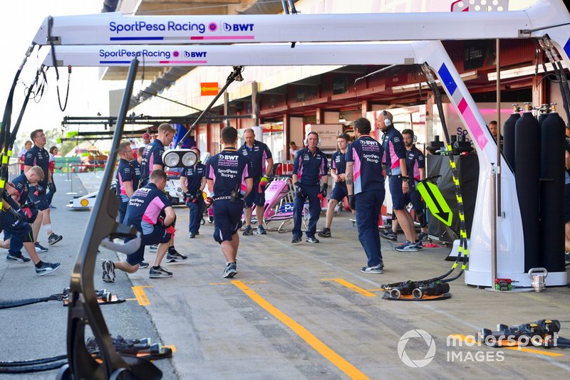 Racing Point mechanics warm up