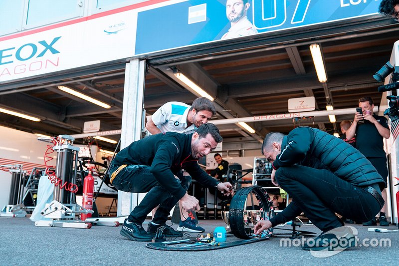 Sébastien Buemi, Nissan e.Dams, Jose Maria Lopez, Dragon Racing, Antonio Felix da Costa, BMW I Andretti Motorsports giocano a Mario kart