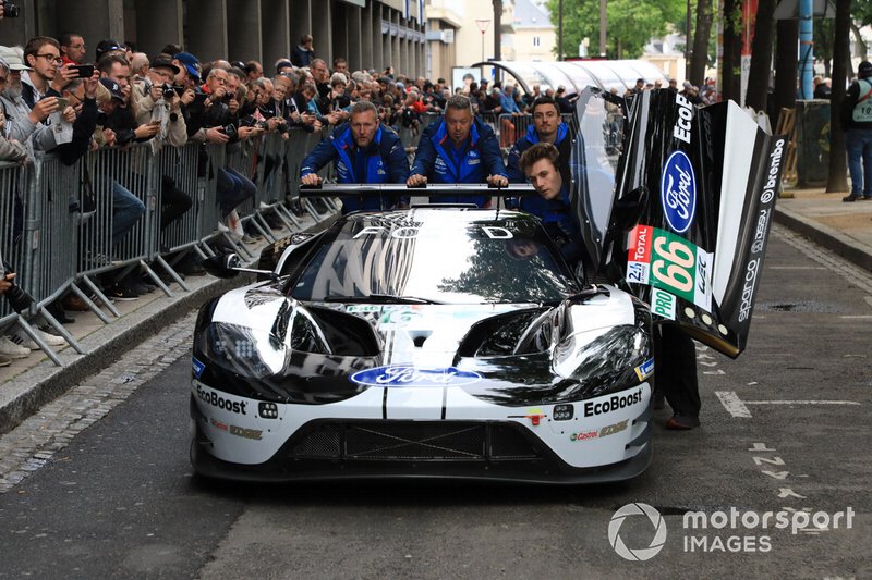 #66 Ford Chip Ganassi Racing Ford GT