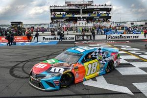 Race Winner Kyle Busch, Joe Gibbs Racing, Toyota Camry M&M's Hazelnut