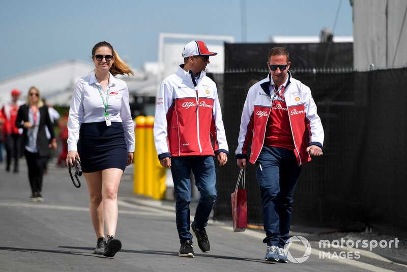 Kimi Raikkonen, Alfa Romeo Racing in the paddock
