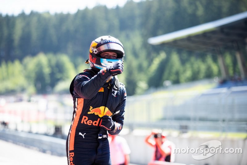 Juri Vips, Hitech Grand Prix