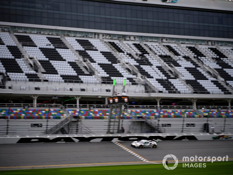 #63 Scuderia Corsa Ferrari 488 GT3, GTD: Cooper MacNeil, Toni Vilander, Jeff Westphal, Alessandro Balzan